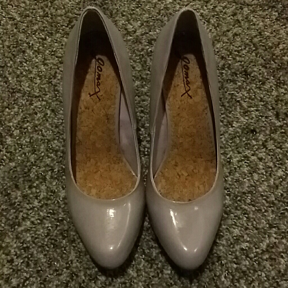 heels - Picture 2 of 2